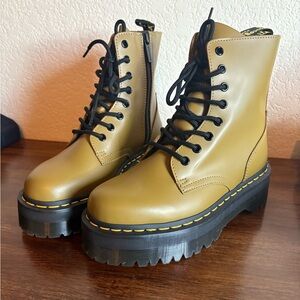 Women’s Platform Doc Martens